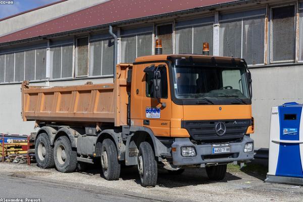 Elektryczna ciężarówka Volvo FH Electric na drodze
